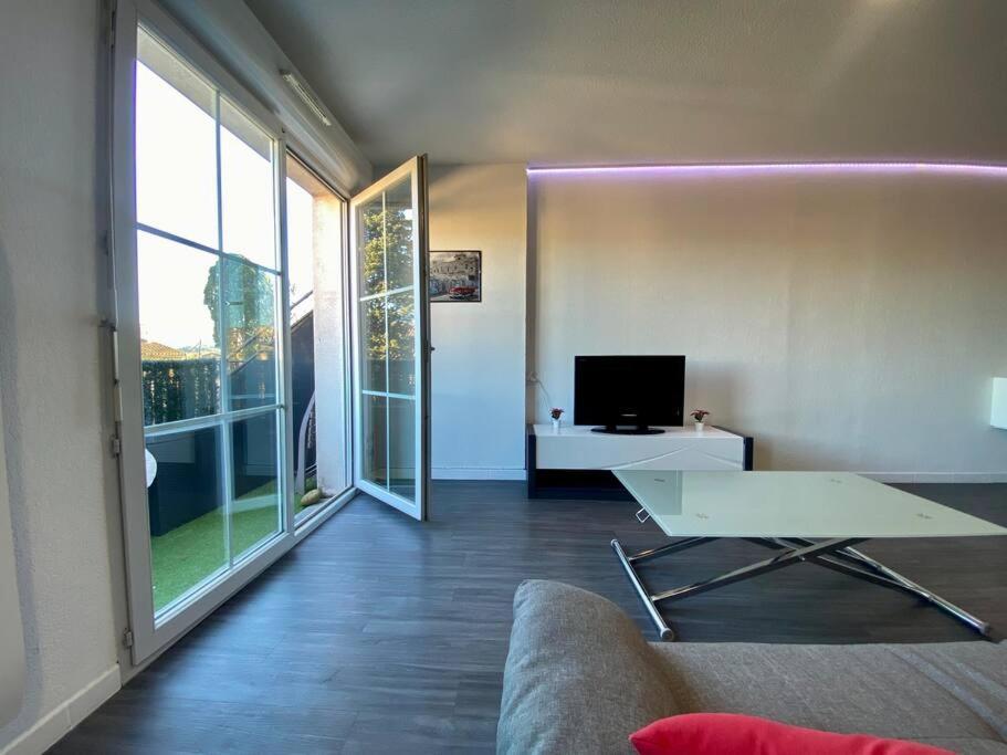 Le 24 Fevrier - Parking & Piscine - Vue Cite Medievale Carcassone Exterior photo